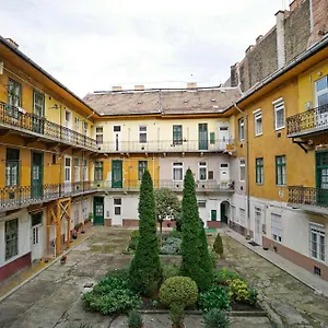 K03 Elitehost Kis Diofa Budapest